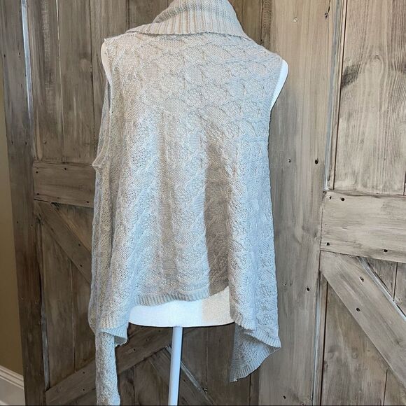 Jaclyn Smith lounge sweater vest - Picture 3 of 3